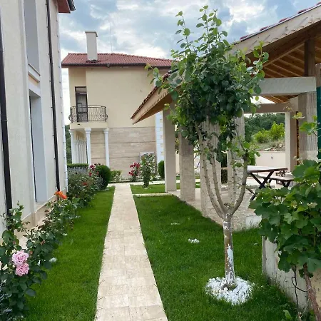 Инни Парк - Вили Вяра , Надежда И Любов Villa Sunny Beach